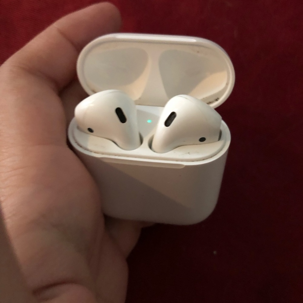 Apple AirPods